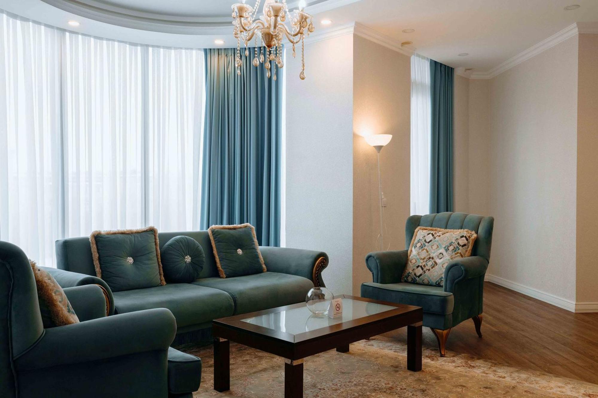 Ramada By Wyndham Shymkent Hotel Екстериор снимка