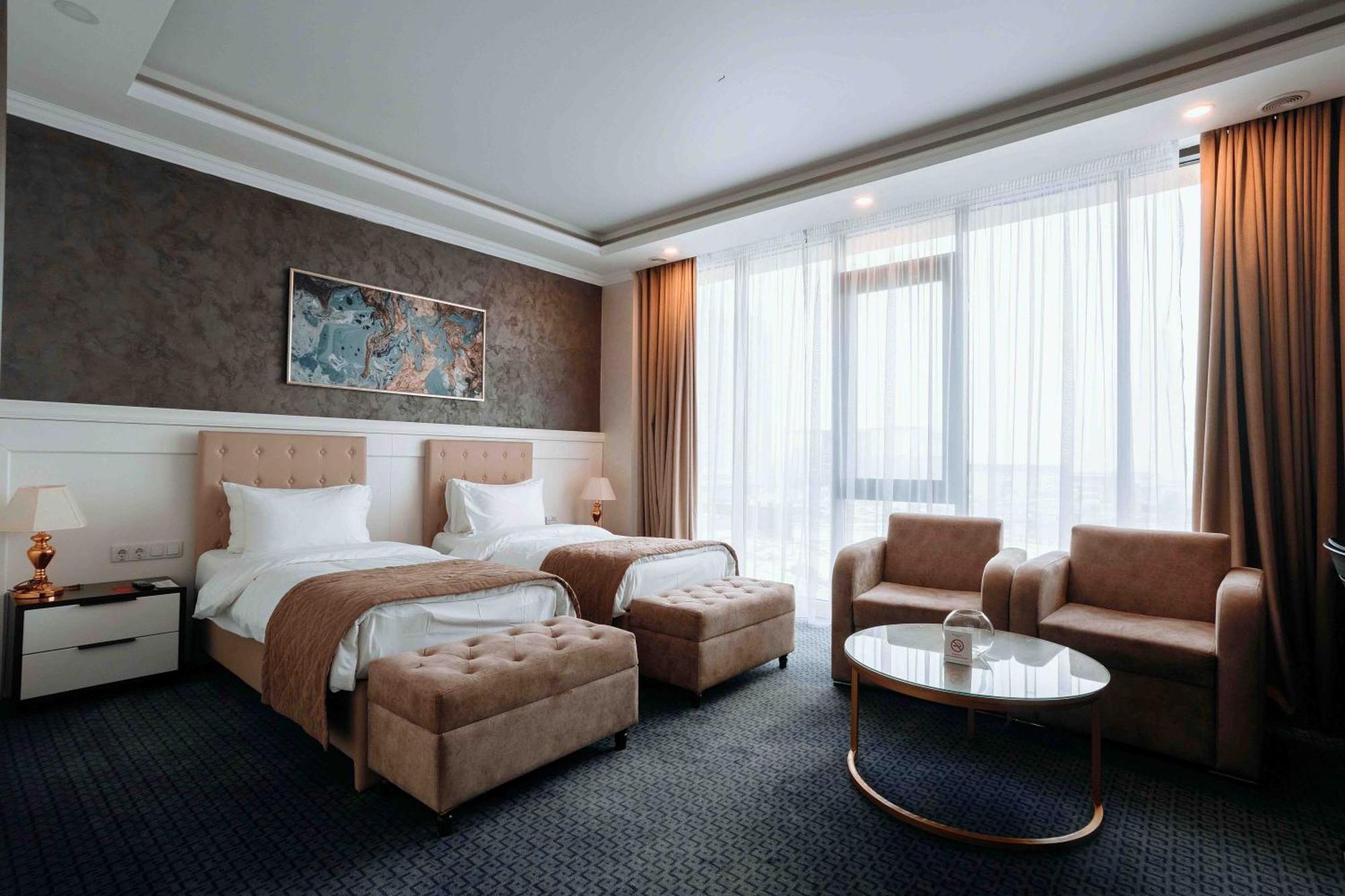 Ramada By Wyndham Shymkent Hotel Екстериор снимка