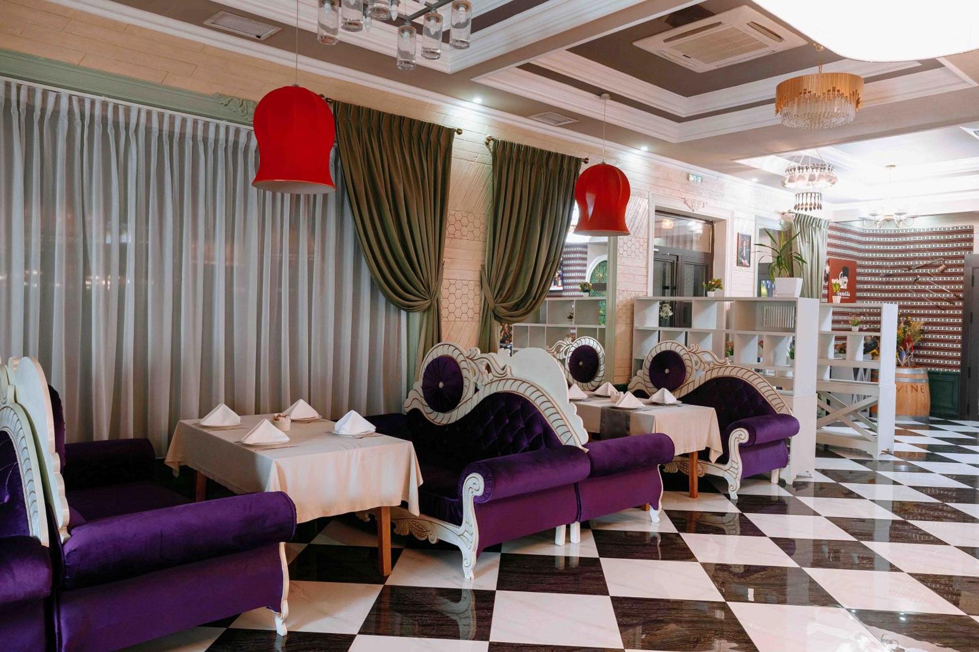 Ramada By Wyndham Shymkent Hotel Екстериор снимка