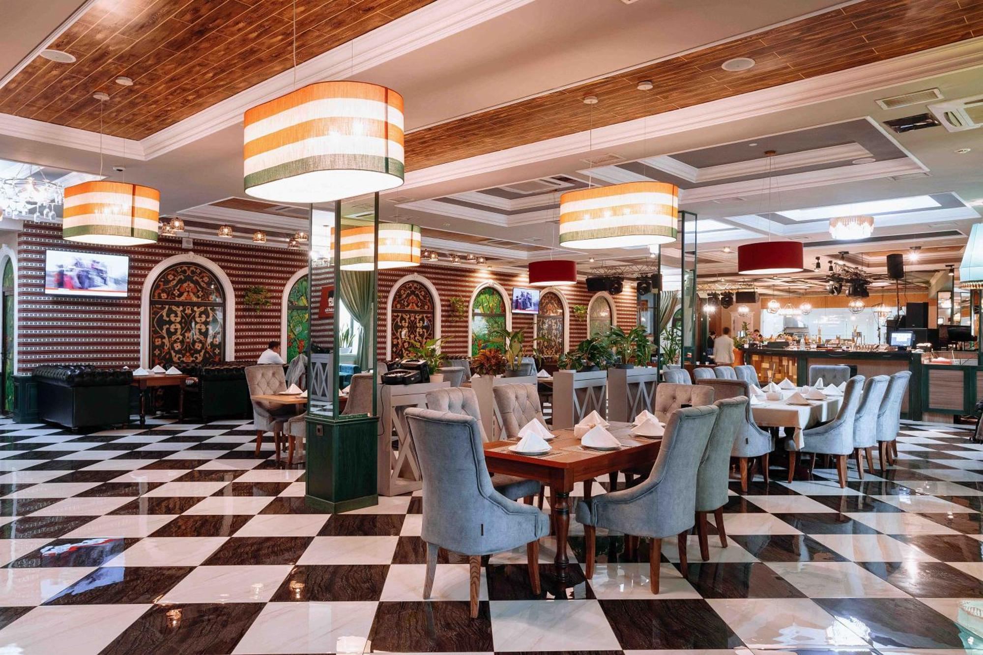Ramada By Wyndham Shymkent Hotel Екстериор снимка