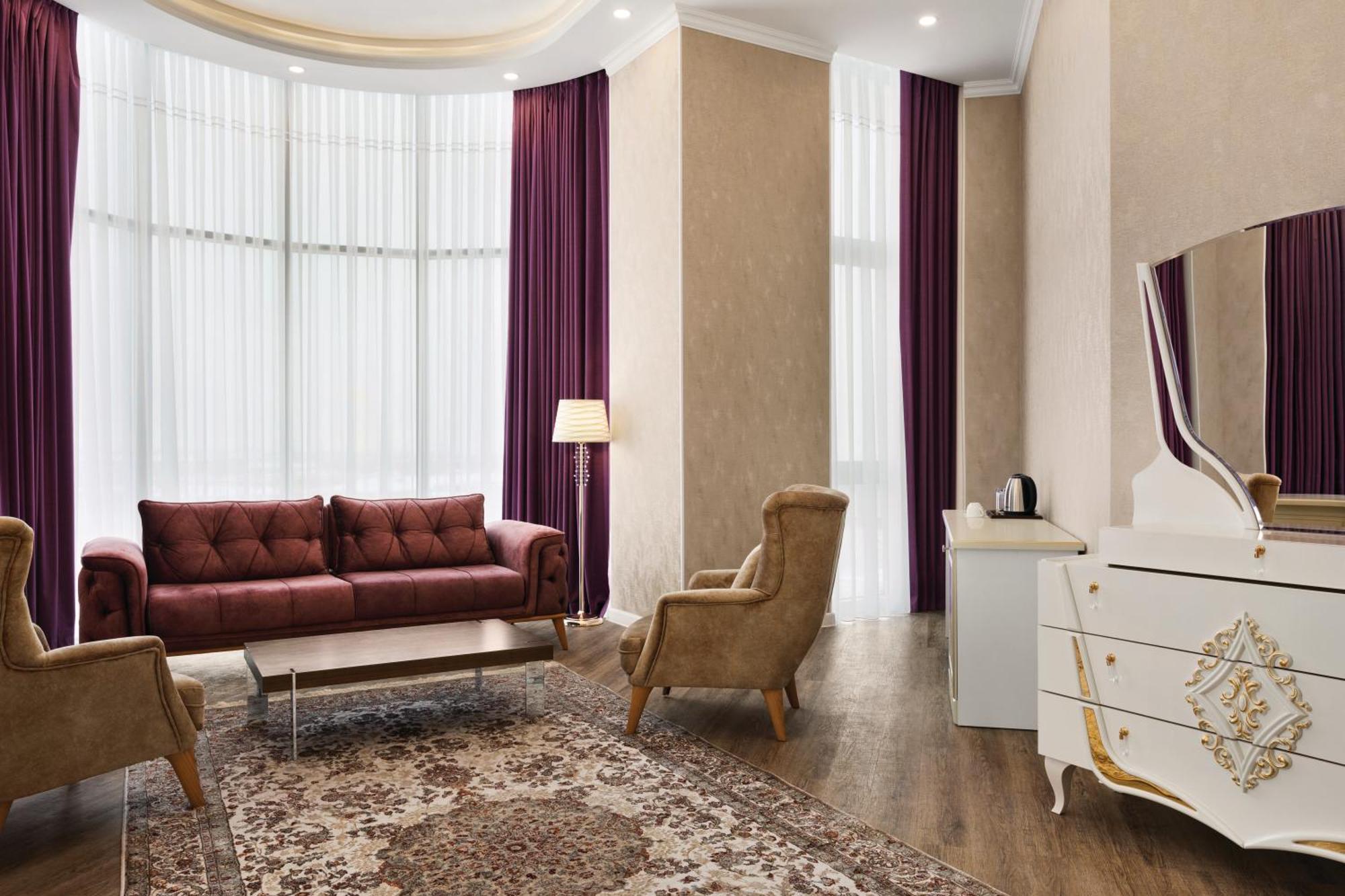Ramada By Wyndham Shymkent Hotel Екстериор снимка