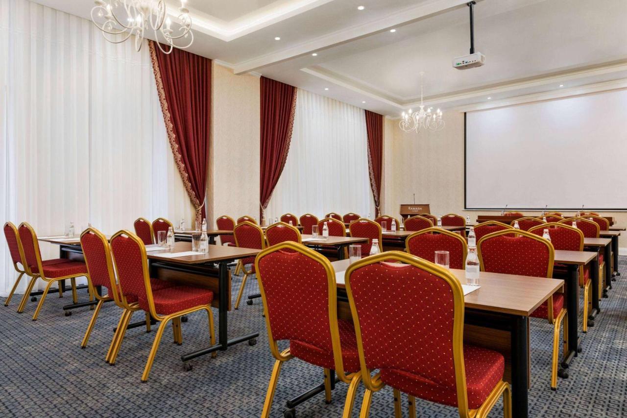 Ramada By Wyndham Shymkent Hotel Екстериор снимка
